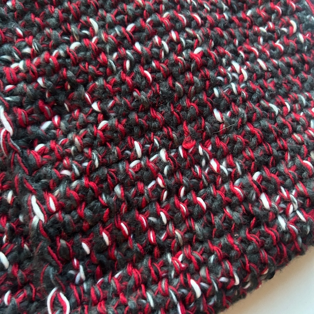 Versona NEW red and charcoal retro knit wrap one size acrylic cozy gift - Picture 5 of 6